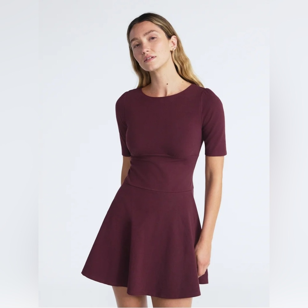 NWT Scoop Short Sleeve Burgundy Women's Skater Mini Dress - Picture 2 of 3